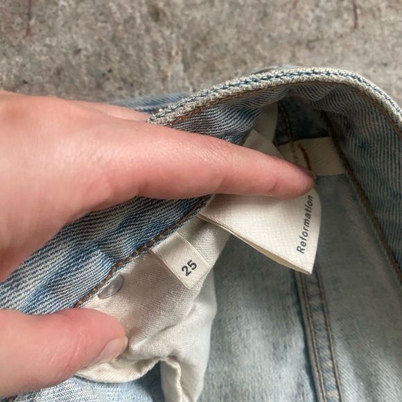 Reformation Straight Leg Jeans Size 25 - Picture 3 of 5